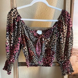 Summer tie top, lite weight material, nice fit